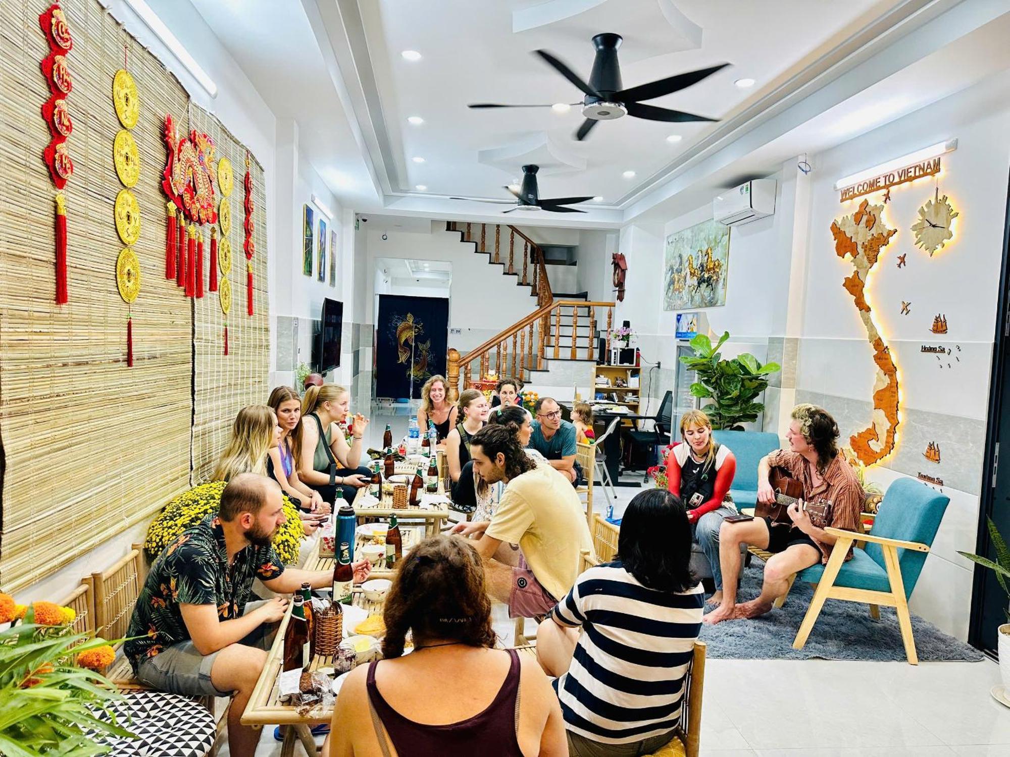 Aloha Saigon Premium Hostel By Local Travel Experts - Newly Opened, Less-Touristy Location, Spacious Rooms, Glass Shower Bathroom, Free Breakfast & Walking Tour Ho Chi Minh City Exterior photo