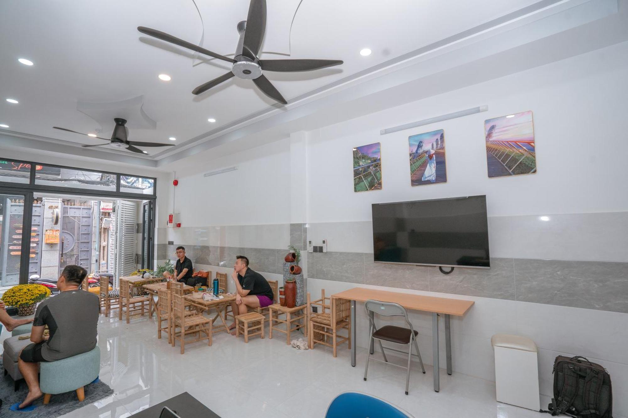 Aloha Saigon Premium Hostel By Local Travel Experts - Newly Opened, Less-Touristy Location, Spacious Rooms, Glass Shower Bathroom, Free Breakfast & Walking Tour Ho Chi Minh City Exterior photo