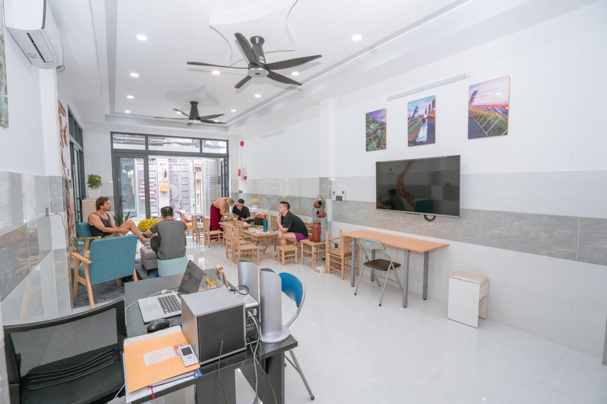 Aloha Saigon Premium Hostel By Local Travel Experts - Newly Opened, Less-Touristy Location, Spacious Rooms, Glass Shower Bathroom, Free Breakfast & Walking Tour Ho Chi Minh City Exterior photo
